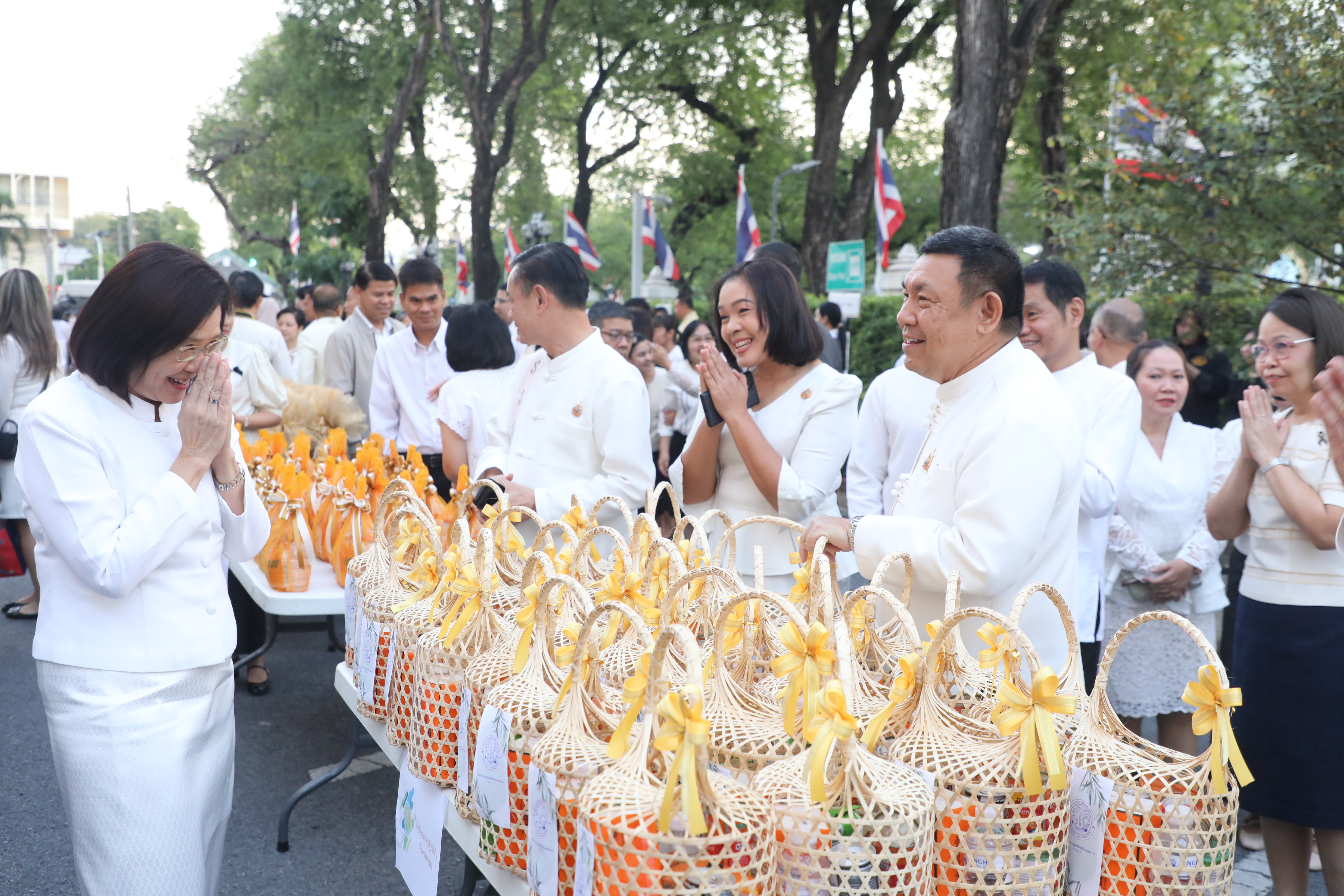 title - ส.ป.ก. ร่วมพิธีทำบุญตักบาตรของกระทรวงเกษตรและสหกรณ์ พร้อมสวัสดีปีใหม่ผู้บริหารกระทรวงเกษตรและสหกรณ์เนื่องในเทศกาลปีใหม่ พุทธศักราช 2569